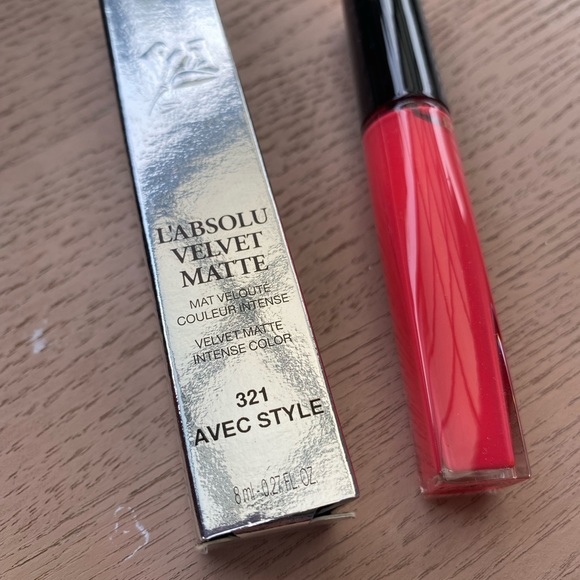 Lancome L'Absolu Velvet Matte 321 Avec Style 8ml - Picture 2 of 4